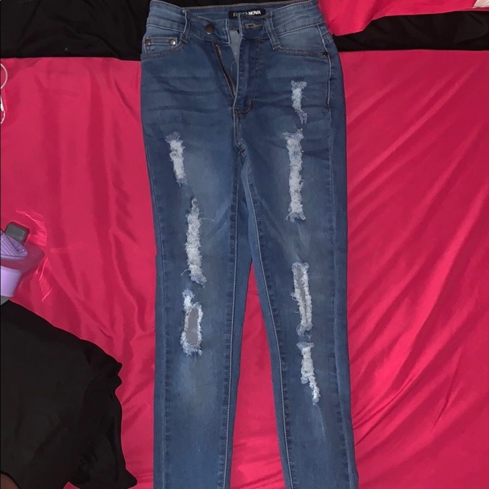 Fashion Nova Jeans (0-1) can make offers